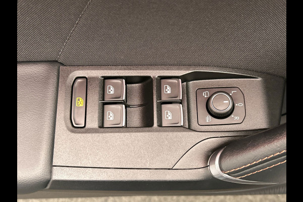 CUPRA Leon 1.4 e-Hybrid | VZ Performance | PHEV | Pano/Dak | Camera | Stoel/Stuur Verwarming