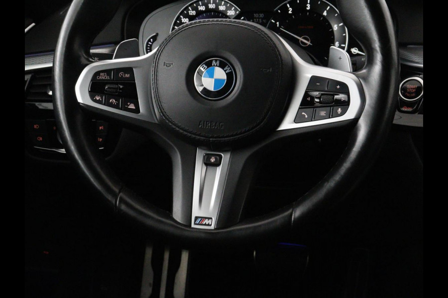 BMW 5 Serie 520i M Sport | Panoramadak | Stoelventilatie | Head-Up | 360 Camera | Leder | Adaptief LED | Memory | Carplay | Sfeerverlichting | Achterbankverwarming | Navigatie | Stuurverwarming