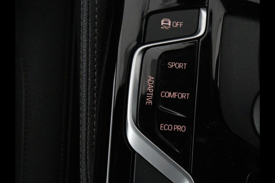 BMW 5 Serie 520i M Sport | Panoramadak | Stoelventilatie | Head-Up | 360 Camera | Leder | Adaptief LED | Memory | Carplay | Sfeerverlichting | Achterbankverwarming | Navigatie | Stuurverwarming