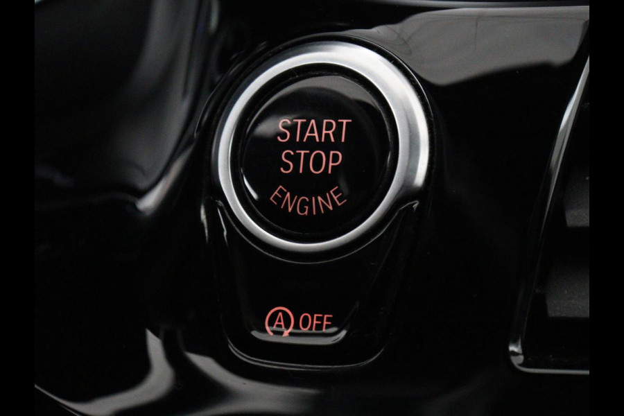 BMW 5 Serie 520i M Sport | Panoramadak | Stoelventilatie | Head-Up | 360 Camera | Leder | Adaptief LED | Memory | Carplay | Sfeerverlichting | Achterbankverwarming | Navigatie | Stuurverwarming