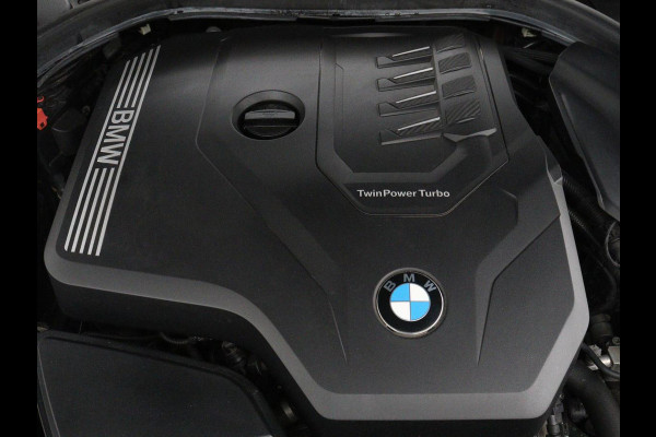 BMW 5 Serie 520i M Sport | Panoramadak | Stoelventilatie | Head-Up | 360 Camera | Leder | Adaptief LED | Memory | Carplay | Sfeerverlichting | Achterbankverwarming | Navigatie | Stuurverwarming