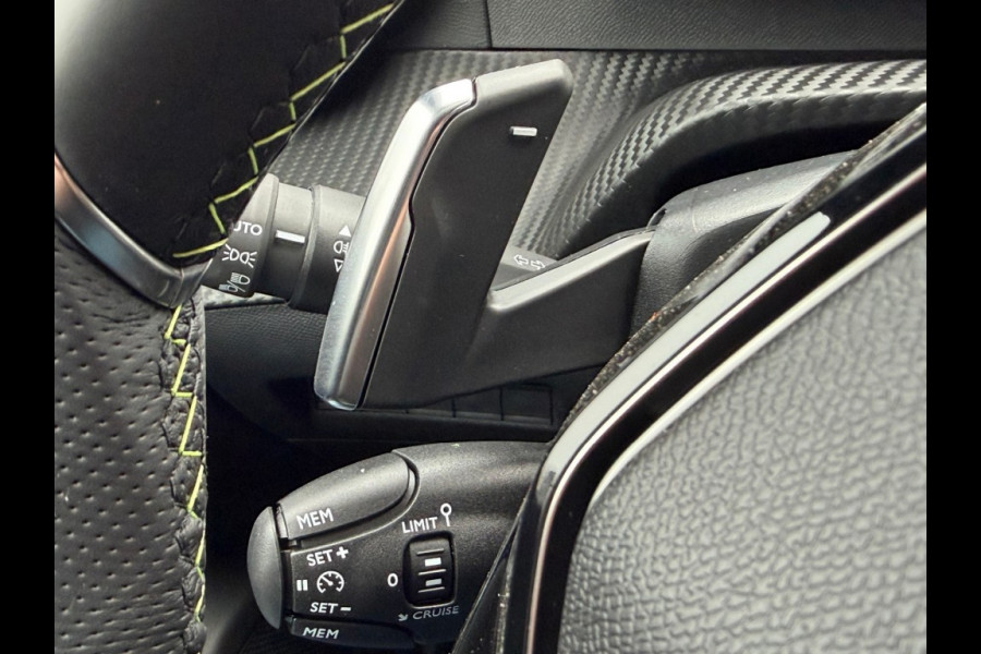 Peugeot 2008 HYBRID 145 GT-LINE Alcantara Stoelverwarming
