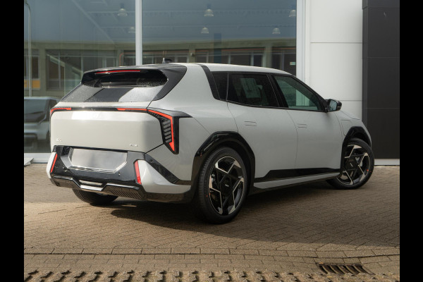 Kia EV4 GT-Line 81.4 kWh | DIRECT LEVERBAAR | Schuifkanteldak | Navigatie | Stoel en stuurverwarming | H&K | Elektrische achterklep
