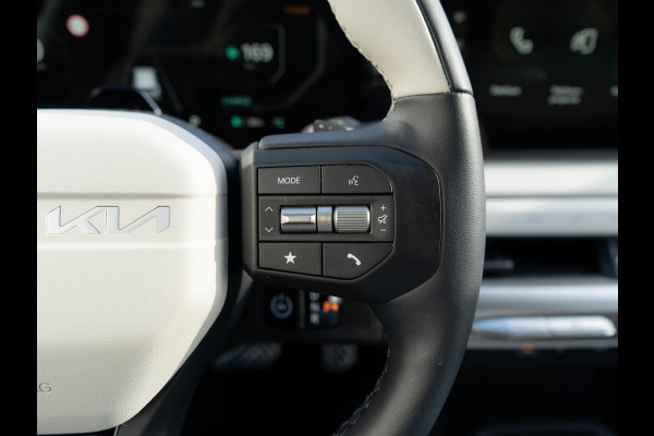Kia EV4 GT-Line 81.4 kWh | DIRECT LEVERBAAR | Schuifkanteldak | Navigatie | Stoel en stuurverwarming | H&K | Elektrische achterklep