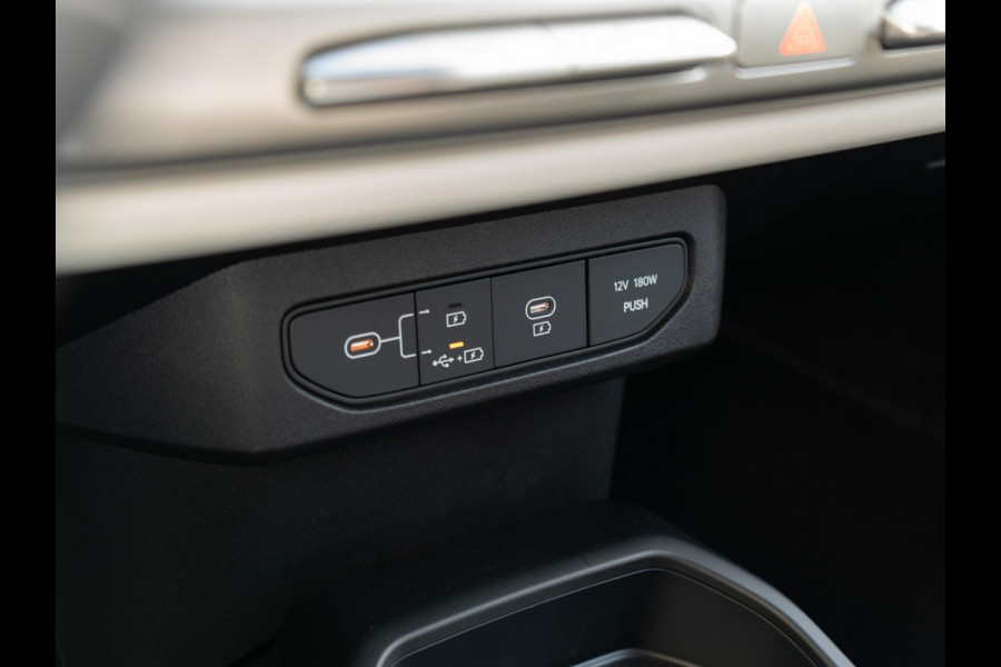 Kia EV4 GT-Line 81.4 kWh | DIRECT LEVERBAAR | Schuifkanteldak | Navigatie | Stoel en stuurverwarming | H&K | Elektrische achterklep