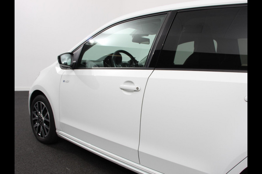 Volkswagen e-Up! e-up! Style Climate control Stoelverwarming Cruise control Parkeersensor achter + camera Lichtmetalen velgen