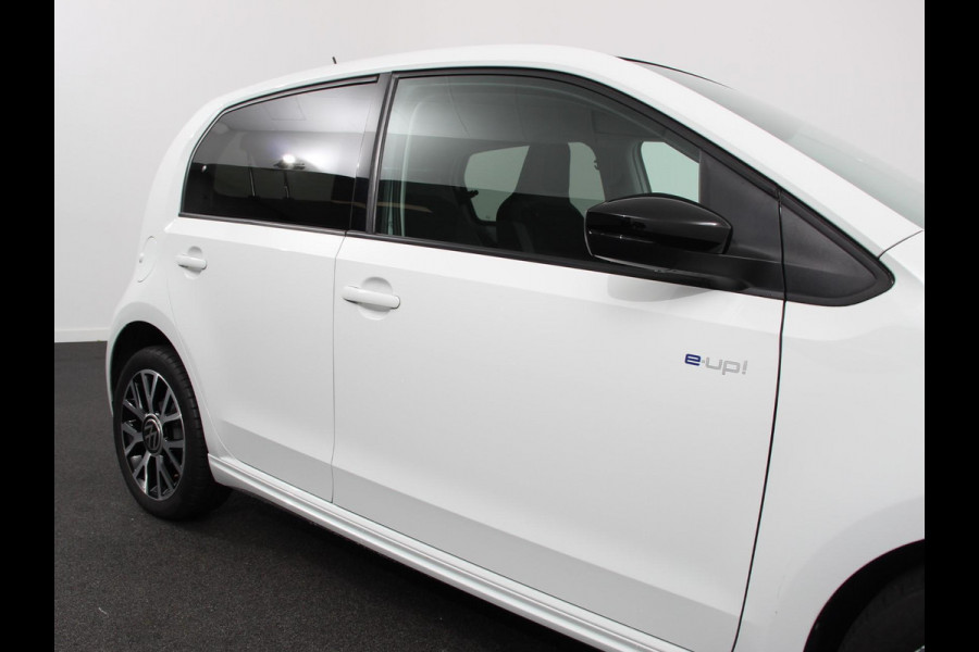 Volkswagen e-Up! e-up! Style Climate control Stoelverwarming Cruise control Parkeersensor achter + camera Lichtmetalen velgen