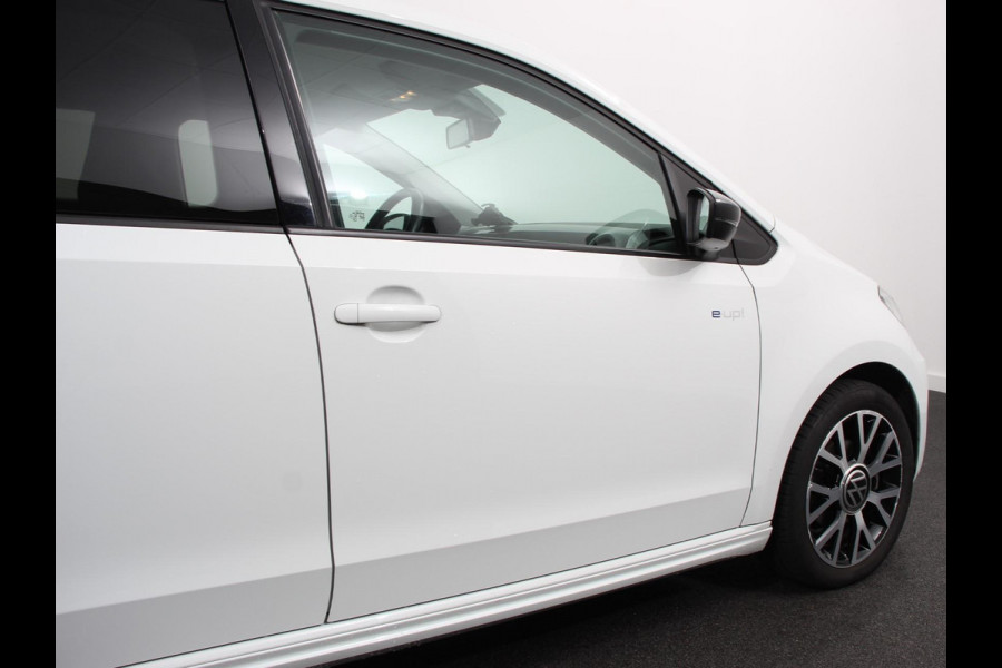 Volkswagen e-Up! e-up! Style Climate control Stoelverwarming Cruise control Parkeersensor achter + camera Lichtmetalen velgen