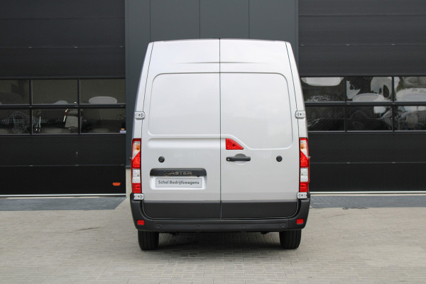Renault Master T35 2.3 dCi 180pk L3H2 - Airco - Navigatie - Camera - Cruise - Parkeersensoren - 105l tank - Rijklaar