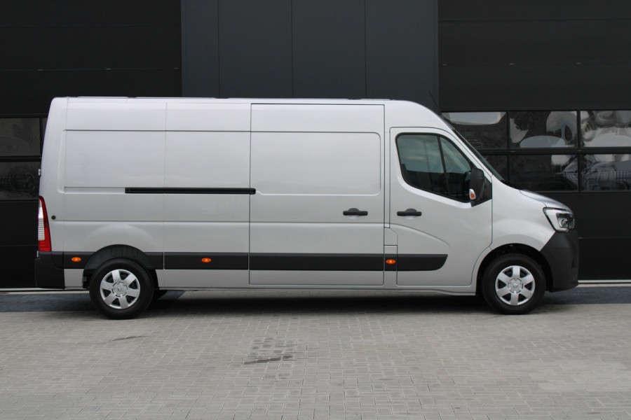 Renault Master T35 2.3 dCi 180pk L3H2 - Airco - Navigatie - Camera - Cruise - Parkeersensoren - 105l tank - Rijklaar
