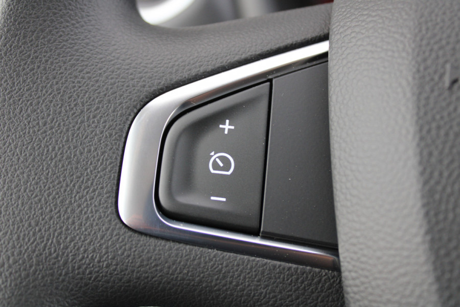 Renault Master T35 2.3 dCi 180pk L3H2 - Airco - Navigatie - Camera - Cruise - Parkeersensoren - 105l tank - Rijklaar