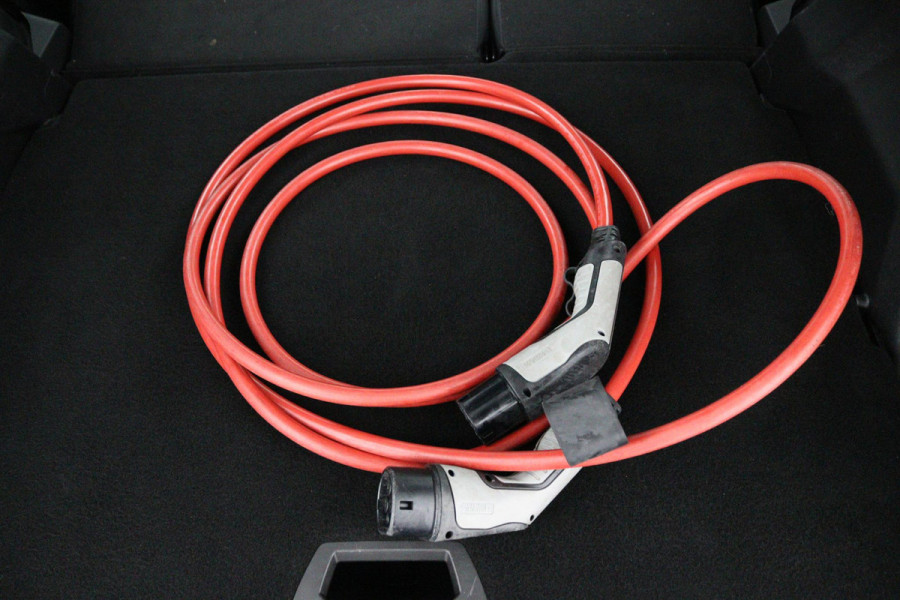 Peugeot e-2008 EV 50 kWh*3FASE*3D-COCKPIT*CARPLAY*NAVI*ECC*CAMERA