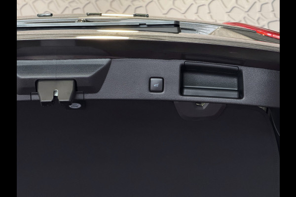 Ford Kuga 2.5 PHEV 243 PK ST-LINE X 2026 PANA B&O TREKHAAK 20''LMV ELEK.STOEL STOEL/STUUR/RUIT VERW. 360.CAM ✅ Ford Wijchen / Al 30 Jaar verkopen wij Ford In Nederland / Wij leveren Nieuwe en Bijna nieuwe Ford's / Zowel : ST-Line X / St-Line / Titanium / Sound Edtioion / Active / Graphite Tech Editi