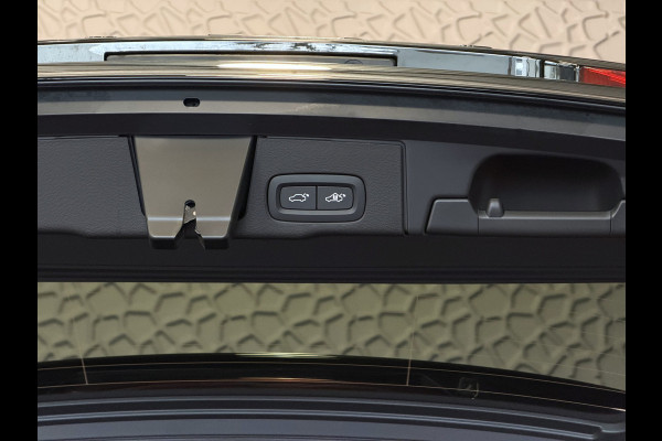 Volvo XC60 2.0 T6 AWD PLUS BLACK EDITION NIEUWE AUTO HARMAN KARDON LEER SCHUIFDAK PHEV Plug in Hybrid ✅ Top Auto's Wijchen ,  Altijd een Ruim aanbod van Volvo's i  BUSINESS / CORE / BRIGHT / DARK / ULTRA DARK / PLUS DARK / BLACK EDITION  / ESSENTIAL / T6 / T8 ✅