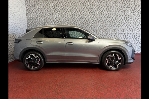 Volkswagen T-Roc 1.5 eTsi 150PK R-LINE EDITION BLACK STYLE IQ LED/GRIL/LOGO STOEL/STUUR.VERW ELEK.KLEP 2026