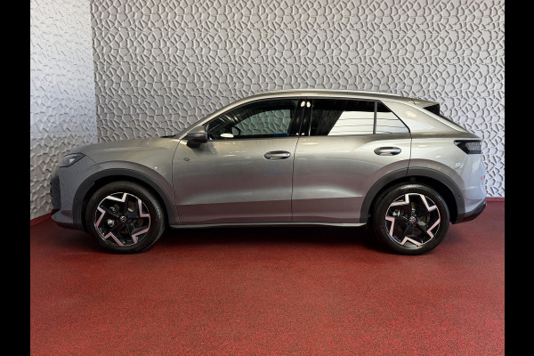 Volkswagen T-Roc 1.5 eTsi 150PK R-LINE EDITION BLACK STYLE IQ LED/GRIL/LOGO STOEL/STUUR.VERW ELEK.KLEP 2026