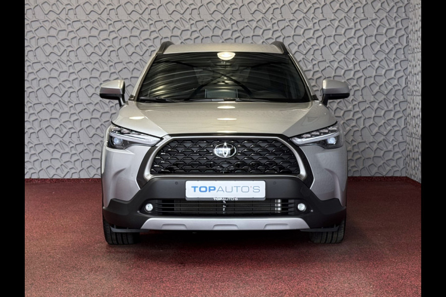 Toyota Corolla Cross HYBRID 140 STYLE STOEL/STUUR VERW. ELEK.KLEP LED KEYLESS CARPLAY NAVI CAMERA ADAP CRUISE PDC ✅ Top auto's Wijchen. Al 30 Jaar verkoop van Toyota  : Benzine / Hybride / PHEV / HEV / Diverse modellen : Style / Executive / Dynamic / Plus / Business / Sport / Active / Premium etc. ✅