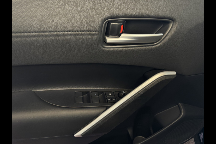 Toyota Corolla Cross HYBRID 140 STYLE STOEL/STUUR VERW. ELEK.KLEP LED KEYLESS CARPLAY NAVI CAMERA ADAP CRUISE PDC ✅ Top auto's Wijchen. Al 30 Jaar verkoop van Toyota  : Benzine / Hybride / PHEV / HEV / Diverse modellen : Style / Executive / Dynamic / Plus / Business / Sport / Active / Premium etc. ✅