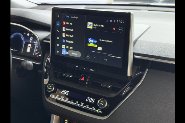 Toyota Corolla Cross HYBRID 140 STYLE STOEL/STUUR VERW. ELEK.KLEP LED KEYLESS CARPLAY NAVI CAMERA ADAP CRUISE PDC ✅ Top auto's Wijchen. Al 30 Jaar verkoop van Toyota  : Benzine / Hybride / PHEV / HEV / Diverse modellen : Style / Executive / Dynamic / Plus / Business / Sport / Active / Premium etc. ✅