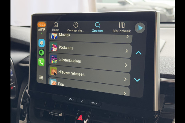 Toyota Corolla Cross HYBRID 140 STYLE STOEL/STUUR VERW. ELEK.KLEP LED KEYLESS CARPLAY NAVI CAMERA ADAP CRUISE PDC ✅ Top auto's Wijchen. Al 30 Jaar verkoop van Toyota  : Benzine / Hybride / PHEV / HEV / Diverse modellen : Style / Executive / Dynamic / Plus / Business / Sport / Active / Premium etc. ✅