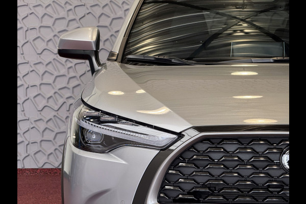 Toyota Corolla Cross HYBRID 140 STYLE STOEL/STUUR VERW. ELEK.KLEP LED KEYLESS CARPLAY NAVI CAMERA ADAP CRUISE PDC ✅ Top auto's Wijchen. Al 30 Jaar verkoop van Toyota  : Benzine / Hybride / PHEV / HEV / Diverse modellen : Style / Executive / Dynamic / Plus / Business / Sport / Active / Premium etc. ✅