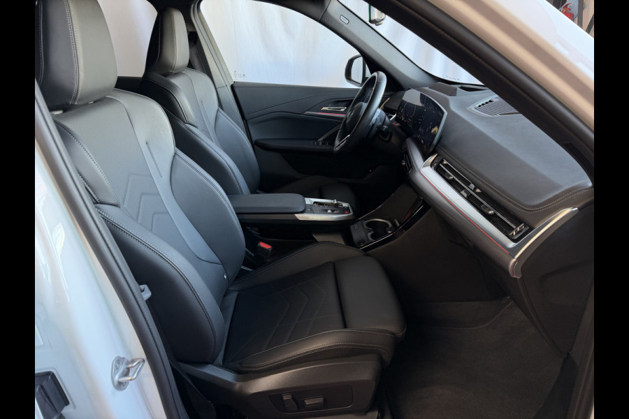 BMW X1 XDRIVE 25E M-SPORT LED PANO.SCHUIFDAK ELEK.KLEP NAVI STOELVERW M-SHADOW LINE ELEK.STOEL ZWARTE.HEMEL 2025 PHEV PLUG IN HYBRID AWD 4X4 4WD ✅ Top Auto's. Al 30 Jaar uw Bmw Specialist in ,  BMW M / M Sport / PHEV / HEV / Hybrid / Mhev / 25e / 30e / xDrive25e // xDrive30e / sDrive18i / sDrive20i / sDrive23i ✅