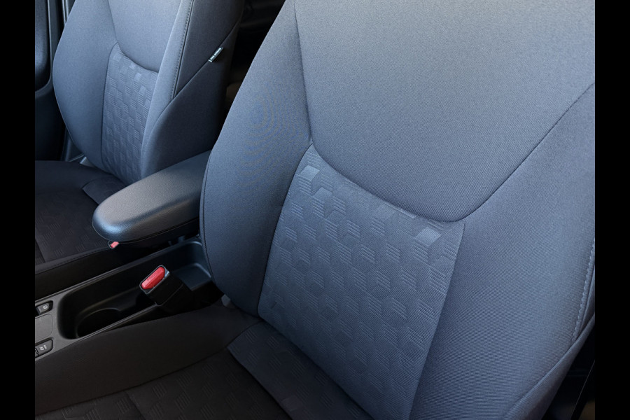 Toyota Yaris 1.5 HYBRID STOEL/STUUR VERW CARPLAY CAMERA LMV ADAP.CRUISE ✅ Top Auto's Wijchen , Al 30 Jaar verkoop van Toyota , Type's Launch / Executive / Dynamic / First Edition / Business / Zowel Phev / Hev / Benzine / met fabrieksgarantie ✅