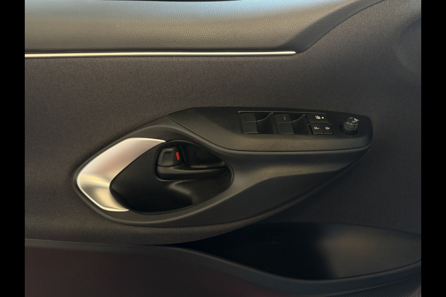 Toyota Yaris 1.5 HYBRID STOEL/STUUR VERW CARPLAY CAMERA LMV ADAP.CRUISE ✅ Top Auto's Wijchen , Al 30 Jaar verkoop van Toyota , Type's Launch / Executive / Dynamic / First Edition / Business / Zowel Phev / Hev / Benzine / met fabrieksgarantie ✅