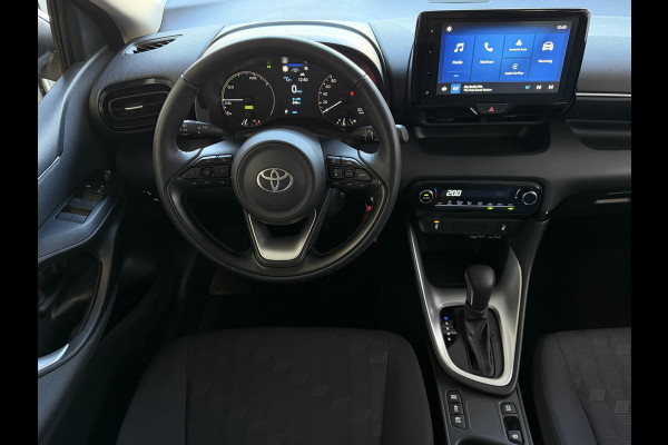 Toyota Yaris 1.5 HYBRID STOEL/STUUR VERW CARPLAY CAMERA LMV ADAP.CRUISE ✅ Top Auto's Wijchen , Al 30 Jaar verkoop van Toyota , Type's Launch / Executive / Dynamic / First Edition / Business / Zowel Phev / Hev / Benzine / met fabrieksgarantie ✅