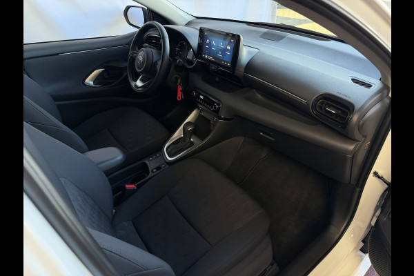 Toyota Yaris 1.5 HYBRID STOEL/STUUR VERW CARPLAY CAMERA LMV ADAP.CRUISE ✅ Top Auto's Wijchen , Al 30 Jaar verkoop van Toyota , Type's Launch / Executive / Dynamic / First Edition / Business / Zowel Phev / Hev / Benzine / met fabrieksgarantie ✅