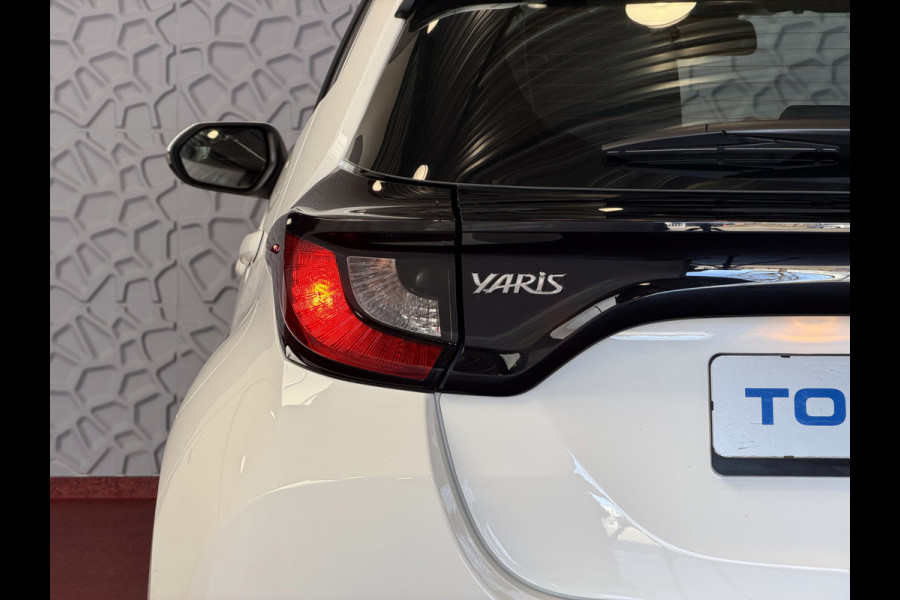 Toyota Yaris 1.5 HYBRID STOEL/STUUR VERW CARPLAY CAMERA LMV ADAP.CRUISE ✅ Top Auto's Wijchen , Al 30 Jaar verkoop van Toyota , Type's Launch / Executive / Dynamic / First Edition / Business / Zowel Phev / Hev / Benzine / met fabrieksgarantie ✅