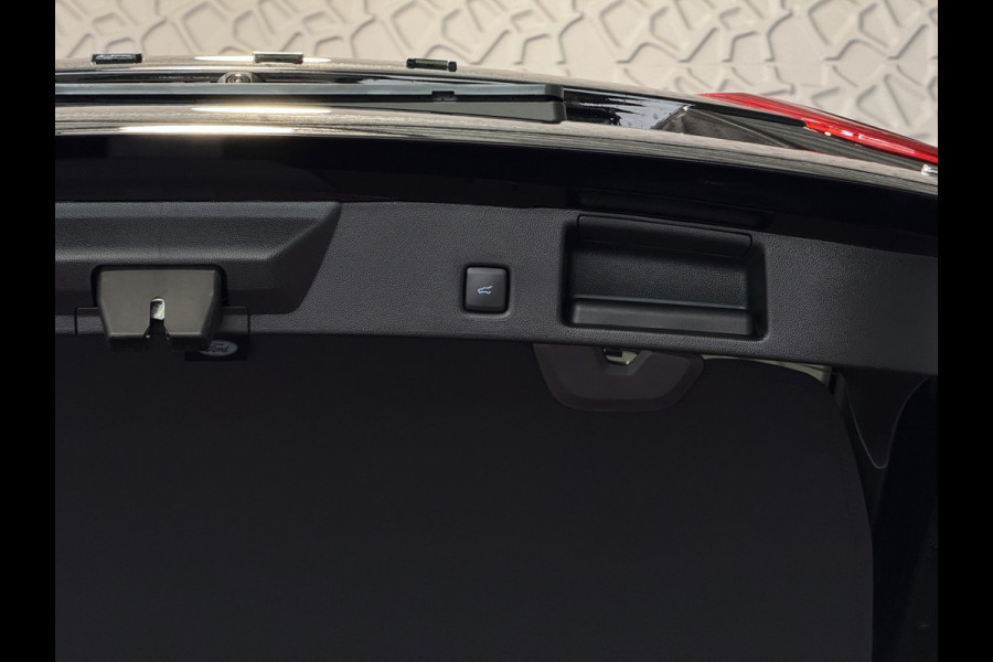 Ford Kuga 2.5 PHEV 243 PK ELEKTRISCHE HAAK ST-LINE X 2026 SCHUIFDAK 20''LMV B&O ELEK.STOEL STOEL/STUUR/RUIT VERW. 360.CAM phev ✅ Ford Wijchen / Al 30 Jaar verkopen wij Ford In Nederland / Wij leveren Nieuwe en Bijna nieuwe Ford's / Zowel : ST-Line X / St-Line / Titanium / Sound Edtioion / Active / Graphite Tech Editi