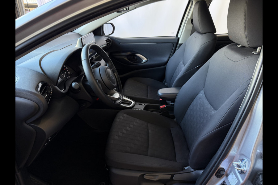 Toyota Yaris 1.5 HYBRID STOEL/STUUR VERW CARPLAY CAMERA LMV ADAP.CRUISE ✅ Top Auto's Wijchen , Al 30 Jaar verkoop van Toyota , Type's Launch / Executive / Dynamic / First Edition / Business / Zowel Phev / Hev / Benzine / met fabrieksgarantie ✅