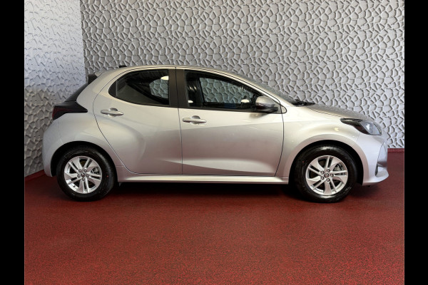 Toyota Yaris 1.5 HYBRID STOEL/STUUR VERW CARPLAY CAMERA LMV ADAP.CRUISE ✅ Top Auto's Wijchen , Al 30 Jaar verkoop van Toyota , Type's Launch / Executive / Dynamic / First Edition / Business / Zowel Phev / Hev / Benzine / met fabrieksgarantie ✅