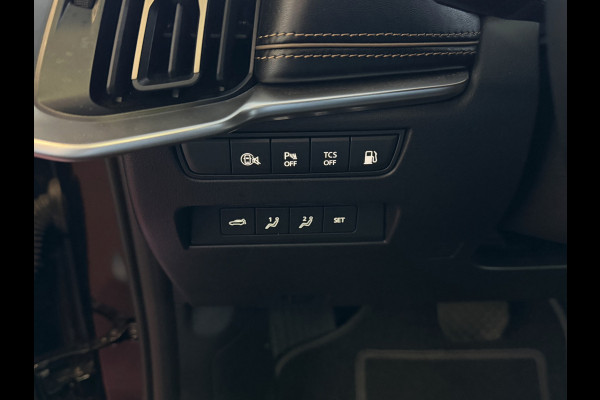 Mazda CX-60 2.5 e-SkyActiv PHEV HOMURA ELEK.STOEL STOEL/STUUR.VERW/VENTILATIE HEADUP AWD 4X4 4WD ✅ Top Auto's Wijchen. Al 30 Jaar verkoop van Mazda , Alle Modellen PHEV / HEV / BENZINE✅