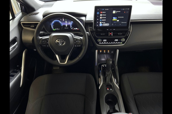 Toyota Corolla Cross 12/2024 HYBRID 140 STYLE LED KEYLESS CARPLAY NAVI CAMERA STOEL/STUUR VERW. ELEK.KLEP ADAP CRUISE PDC ✅ Top Auto's Wijchen , Al 30 Jaar verkoop van Toyota , Type's Launch / Executive / Dynamic / First Edition / Business / Zowel Phev / Hev / Benzine / met fabrieksgarantie ✅