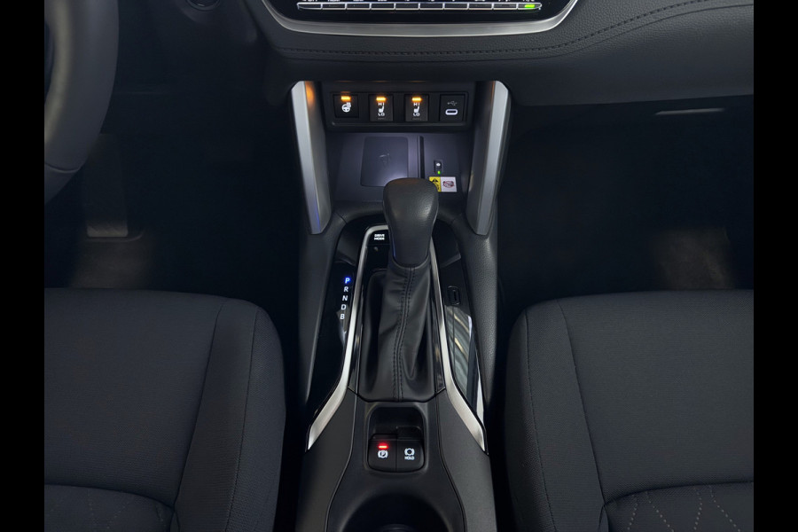 Toyota Corolla Cross 12/2024 HYBRID 140 STYLE LED KEYLESS CARPLAY NAVI CAMERA STOEL/STUUR VERW. ELEK.KLEP ADAP CRUISE PDC ✅ Top Auto's Wijchen , Al 30 Jaar verkoop van Toyota , Type's Launch / Executive / Dynamic / First Edition / Business / Zowel Phev / Hev / Benzine / met fabrieksgarantie ✅