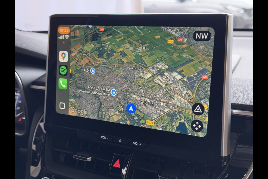 Toyota Corolla Cross 12/2024 HYBRID 140 STYLE LED KEYLESS CARPLAY NAVI CAMERA STOEL/STUUR VERW. ELEK.KLEP ADAP CRUISE PDC ✅ Top Auto's Wijchen , Al 30 Jaar verkoop van Toyota , Type's Launch / Executive / Dynamic / First Edition / Business / Zowel Phev / Hev / Benzine / met fabrieksgarantie ✅