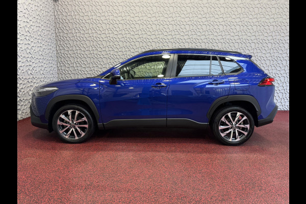 Toyota Corolla Cross 12/2024 HYBRID 140 STYLE LED KEYLESS CARPLAY NAVI CAMERA STOEL/STUUR VERW. ELEK.KLEP ADAP CRUISE PDC ✅ Top Auto's Wijchen , Al 30 Jaar verkoop van Toyota , Type's Launch / Executive / Dynamic / First Edition / Business / Zowel Phev / Hev / Benzine / met fabrieksgarantie ✅