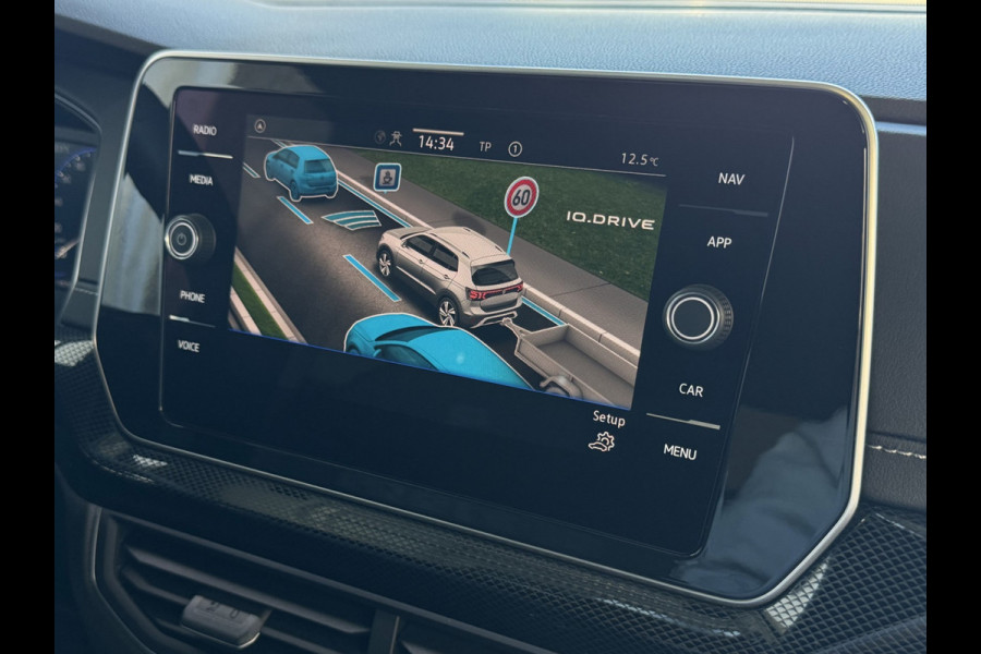 Volkswagen T-Cross ✅NIEUWE AUTO✅ TSI 115PK R-LINE EDITION TREKHAAK LED LMV IQ CAMERA STOELVERW ✅2025✅ ✅Top Auto's Wijchen , 30 Jaar Specialist in Volkswagen  : Alle Type's : R-Line Edition / Style / First Edition / Highline / Life , Zowel PHEV / HEV / MHEV / Benzine ✅