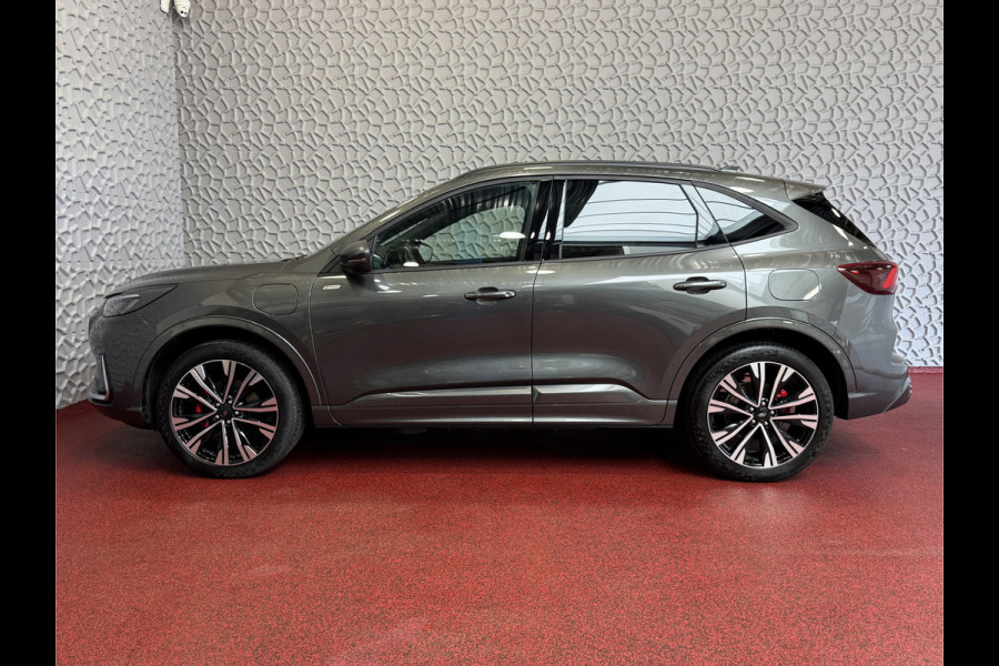 Ford Kuga 2.5 PHEV 243 PK ST-LINE X 2026 PANA B&O TREKHAAK 20''LMV ELEK.STOEL STOEL/STUUR/RUIT VERW. 360.CAM ✅ Ford Wijchen / Al 30 Jaar verkoop van Ford  In Nederland / Wij leveren Nieuwe en Bijna nieuwe Ford's / Zowel : ST-Line X / St-Line / Titanium / Sound Edtioion / Active / Graphite Tech Editi