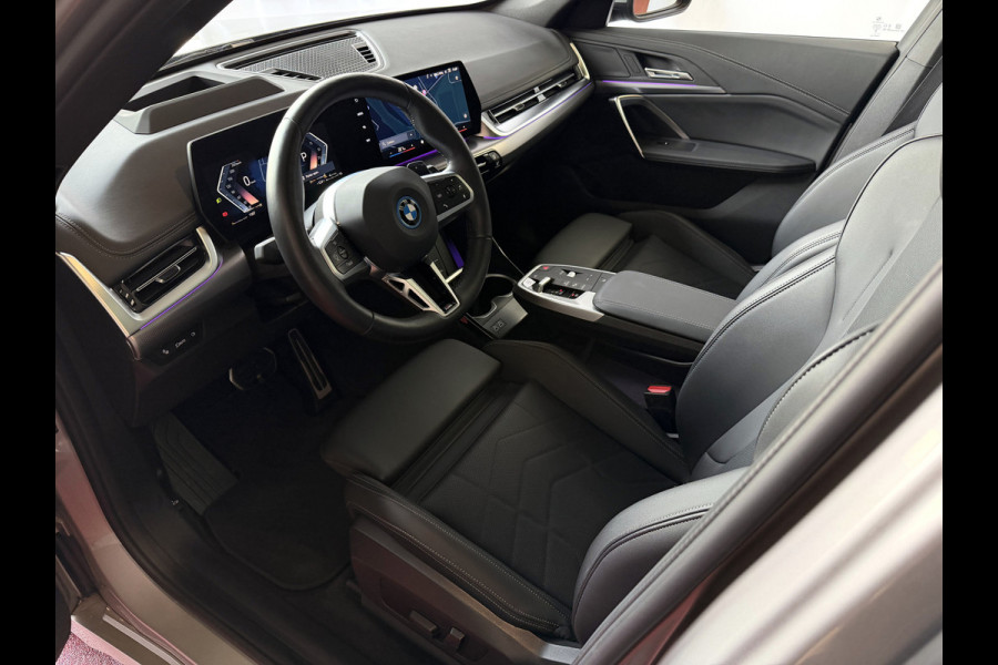 BMW X1 XDRIVE 25E M-SPORT LED PANO.SCHUIFDAK HEADUP ELEK.KLEP NAVI 360.CAM STOELVERW M-SHADOW LINE ELEK.STOEL ZWARTE.HEMEL 06/2025 PHEV PLUG IN HYBRID AWD 4X4 4WD ✅ Top Auto's. Al 30 Jaar uw Bmw Specialist in ,  BMW M / M Sport / PHEV / HEV / Hybrid / Mhev / 25e / 30e / xDrive25e // xDrive30e / sDrive18i / sDrive20i / sDrive23i ✅