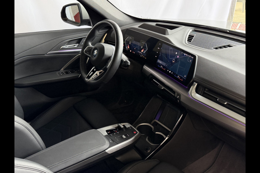 BMW X1 XDRIVE 25E M-SPORT LED PANO.SCHUIFDAK HEADUP ELEK.KLEP NAVI 360.CAM STOELVERW M-SHADOW LINE ELEK.STOEL ZWARTE.HEMEL 06/2025 PHEV PLUG IN HYBRID AWD 4X4 4WD ✅ Top Auto's. Al 30 Jaar uw Bmw Specialist in ,  BMW M / M Sport / PHEV / HEV / Hybrid / Mhev / 25e / 30e / xDrive25e // xDrive30e / sDrive18i / sDrive20i / sDrive23i ✅