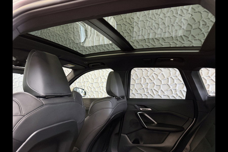 BMW X1 XDRIVE 25E M-SPORT LED PANO.SCHUIFDAK HEADUP ELEK.KLEP NAVI 360.CAM STOELVERW M-SHADOW LINE ELEK.STOEL ZWARTE.HEMEL 06/2025 PHEV PLUG IN HYBRID AWD 4X4 4WD ✅ Top Auto's. Al 30 Jaar uw Bmw Specialist in ,  BMW M / M Sport / PHEV / HEV / Hybrid / Mhev / 25e / 30e / xDrive25e // xDrive30e / sDrive18i / sDrive20i / sDrive23i ✅