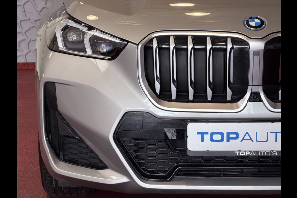 BMW X1 XDRIVE 25E M-SPORT LED PANO.SCHUIFDAK HEADUP ELEK.KLEP NAVI 360.CAM STOELVERW M-SHADOW LINE ELEK.STOEL ZWARTE.HEMEL 06/2025 PHEV PLUG IN HYBRID AWD 4X4 4WD ✅ Top Auto's. Al 30 Jaar uw Bmw Specialist in ,  BMW M / M Sport / PHEV / HEV / Hybrid / Mhev / 25e / 30e / xDrive25e // xDrive30e / sDrive18i / sDrive20i / sDrive23i ✅