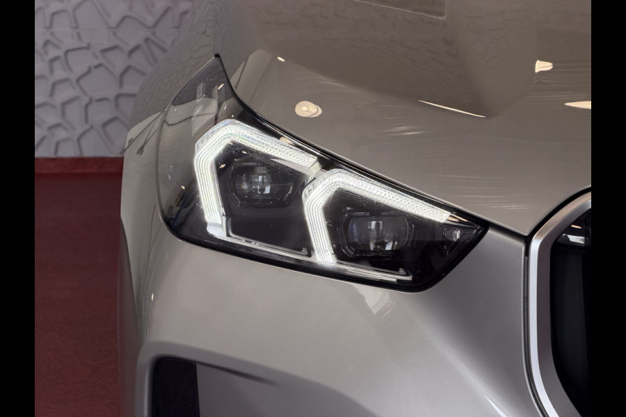 BMW X1 XDRIVE 25E M-SPORT LED PANO.SCHUIFDAK HEADUP ELEK.KLEP NAVI 360.CAM STOELVERW M-SHADOW LINE ELEK.STOEL ZWARTE.HEMEL 06/2025 PHEV PLUG IN HYBRID AWD 4X4 4WD ✅ Top Auto's. Al 30 Jaar uw Bmw Specialist in ,  BMW M / M Sport / PHEV / HEV / Hybrid / Mhev / 25e / 30e / xDrive25e // xDrive30e / sDrive18i / sDrive20i / sDrive23i ✅