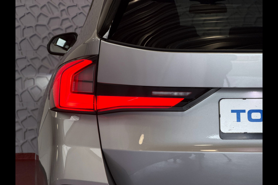 BMW X1 XDRIVE 25E M-SPORT LED PANO.SCHUIFDAK HEADUP ELEK.KLEP NAVI 360.CAM STOELVERW M-SHADOW LINE ELEK.STOEL ZWARTE.HEMEL 06/2025 PHEV PLUG IN HYBRID AWD 4X4 4WD ✅ Top Auto's. Al 30 Jaar uw Bmw Specialist in ,  BMW M / M Sport / PHEV / HEV / Hybrid / Mhev / 25e / 30e / xDrive25e // xDrive30e / sDrive18i / sDrive20i / sDrive23i ✅