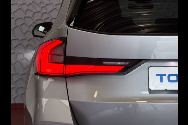 BMW X1 XDRIVE 25E M-SPORT LED PANO.SCHUIFDAK HEADUP ELEK.KLEP NAVI 360.CAM STOELVERW M-SHADOW LINE ELEK.STOEL ZWARTE.HEMEL 06/2025 PHEV PLUG IN HYBRID AWD 4X4 4WD ✅ Top Auto's. Al 30 Jaar uw Bmw Specialist in ,  BMW M / M Sport / PHEV / HEV / Hybrid / Mhev / 25e / 30e / xDrive25e // xDrive30e / sDrive18i / sDrive20i / sDrive23i ✅