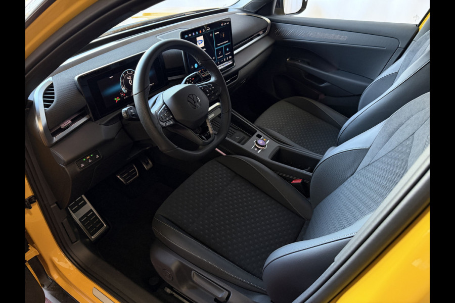 Volkswagen T-Roc 1.5 eTsi R-LINE 150PK EDITION BLACK STYLE 19''LMV IQ LED/GRIL/LOGO STOEL/STUUR.VERW ELEK.KLEP 2026