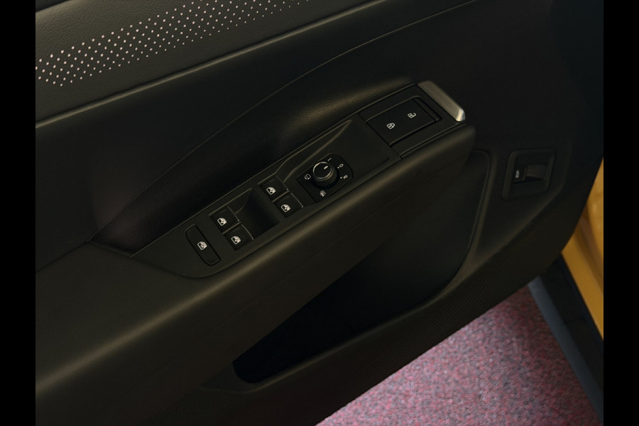 Volkswagen T-Roc 1.5 eTsi R-LINE 150PK EDITION BLACK STYLE 19''LMV IQ LED/GRIL/LOGO STOEL/STUUR.VERW ELEK.KLEP 2026